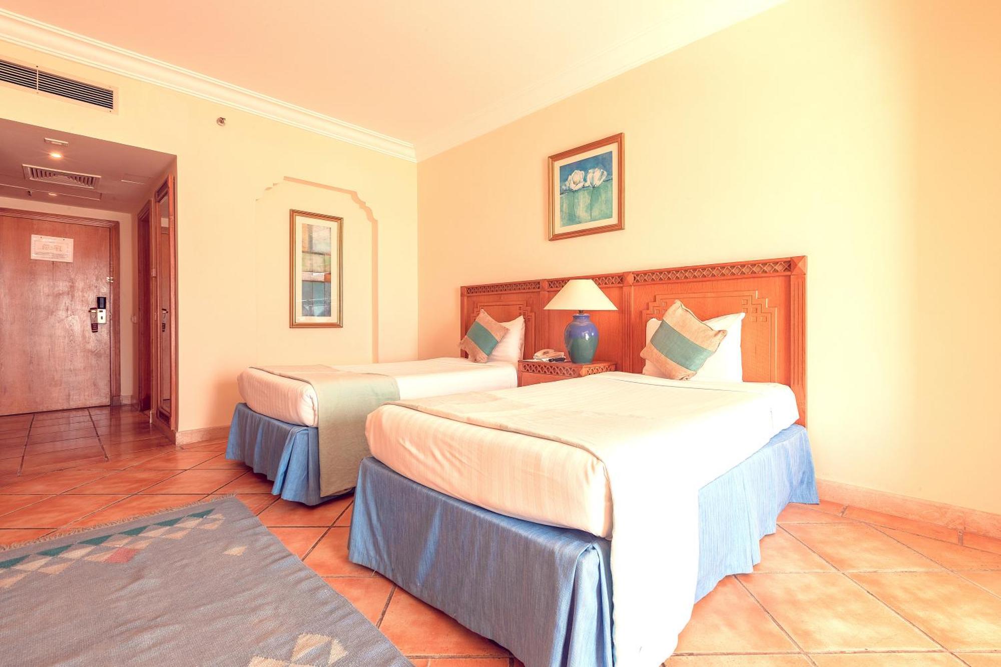 Old Palace Resort Sahl Hasheesh Χουργκάντα Εξωτερικό φωτογραφία A room at the Hilton Sharm El Sheikh