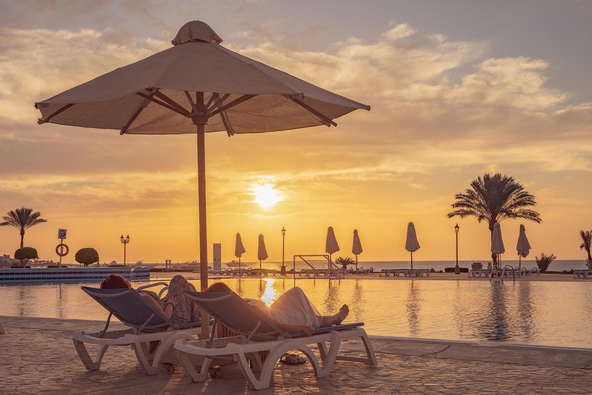 Old Palace Resort Sahl Hasheesh Χουργκάντα Εξωτερικό φωτογραφία Sunset at the Dead Sea