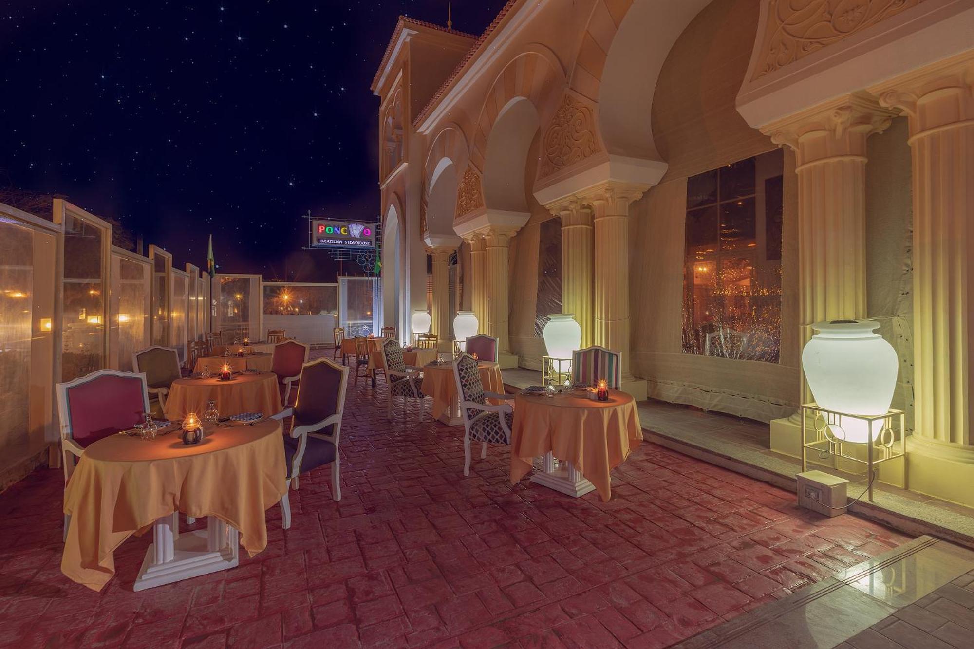 Old Palace Resort Sahl Hasheesh Χουργκάντα Εξωτερικό φωτογραφία The terrace of the hotel